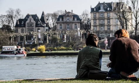 Paseando por el río.