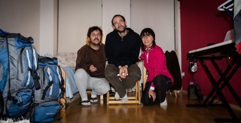 Surfeando el sofá de Paco.