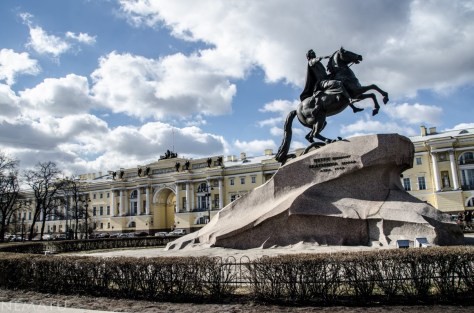 El Caballero de Bronce (estatua ecuestre dedicada a Pedro el Grande).